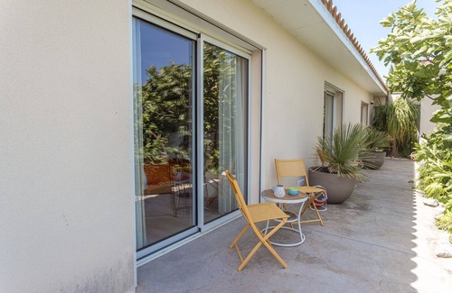 Saint-Nazaire Apartment | Room 'Nomade' with Shared Pool, Wi-Fi and Air Conditioning