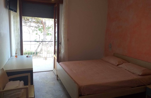 Pineto Bed & Breakfast | Room-quadruple Room in Pineto - Just a f