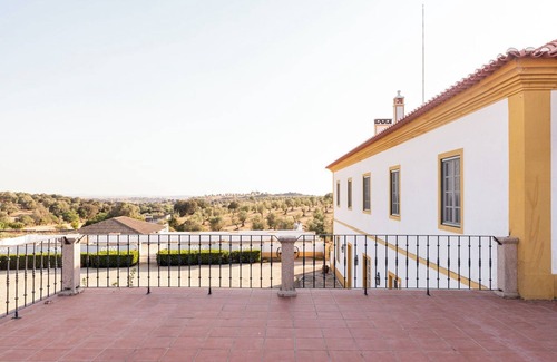 Cabeco de Vide Apartment | Room 'Quarto Duplo Com Casa De Banho Privativa 6' with Shared Pool, Wi-Fi and Air Conditioning