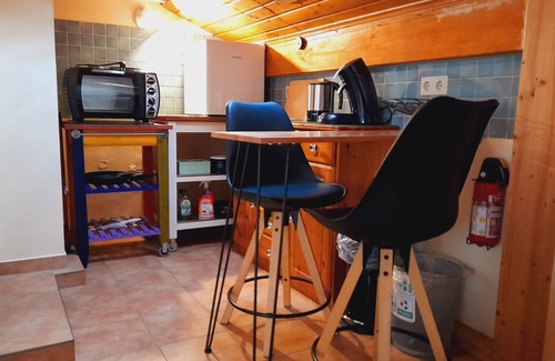 Rosenheim Apartment | Room Rosenheim city center 40m2, bathroom Kitschenette, near FH Kirmes nature
