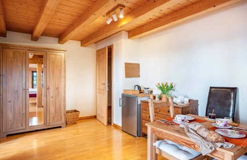 Loffingen Apartment | Room 'Schluchsee' with Shared Garden and Wi-Fi