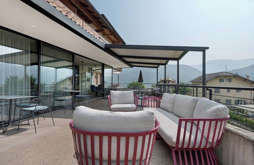 Sankt Josef Am See Apartment | Room 'Seaberhof 3 Erkerzimmer' with Lake View, Shared Pool and Wi-Fi