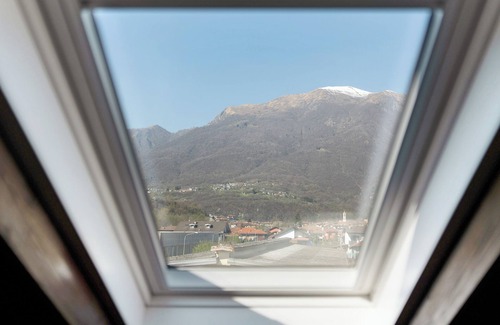 Gravellona Toce Apartment | Room 'Superior' with Shared Pool, Wi-Fi and Air Conditioning