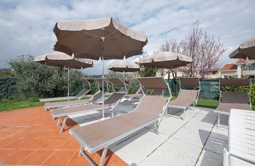 Pieve Vecchia Apartment | Room 'Swan Matrimoniale Green' with Shared Pool, Wi-Fi and Air Conditioning