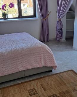 Randvere House | room to the east