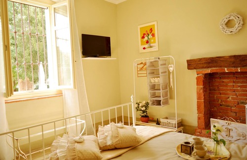 Castelnuovo Belbo Bed & Breakfast | Room with bathroom in ancient farmhouse in Monferrato