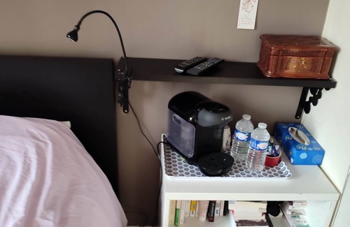 Argenteuil Bed & Breakfast | Room with double bed and shared bathroom