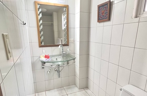 Isla Solarte Bed & Breakfast | Room with Full Bed Budget