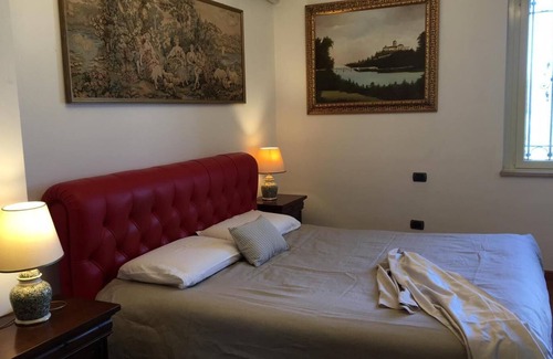 Terni Villa | Room with mountain view and the city of Terni in a villa among the olive trees.