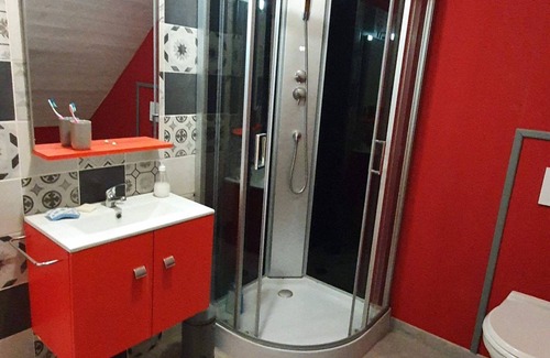 Serley Bed & Breakfast | Room with private bathroom in country house