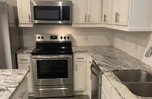 Huntsville Cottage | Room within a shared cottage close to Granada Falls Plaza