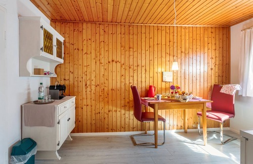 Schoenau im Schwarzwald Apartment | Room 'Zimmer 2' with Shared Terrace, Shared Garden and Wi-Fi