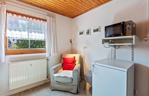 Schoenau im Schwarzwald Apartment | Room 'Zimmer 2' with Shared Terrace, Shared Garden and Wi-Fi