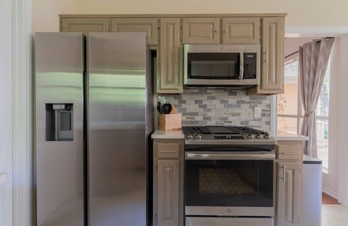 Original Town House | ROOMD | AMAZING Location | Bohemian Chic | 3BR 2BA