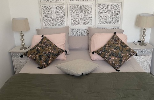 Guitera-les-Baines Bed & Breakfast | Rooms for rent guitera baths