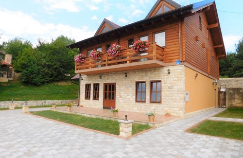 Grabovac Apartment | Rooms Ilija, (15147), Rakovica, hr