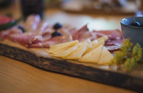 Dobravlje Bed & Breakfast | Rooms&Vinery Bregovi - Sobe in vinska klet Bregovi