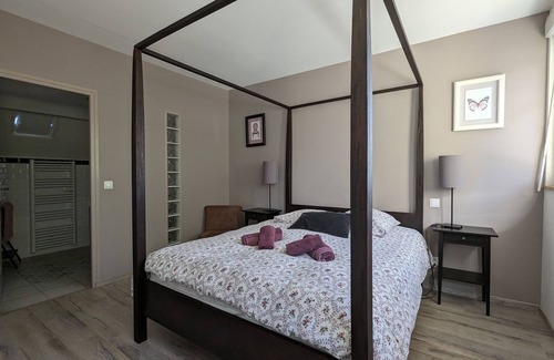 Fontguenand Bed & Breakfast | Rooms with guest table in Berry, near Beauval Zoo, parking