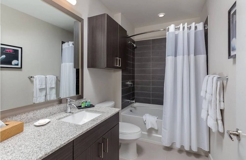 West End Resort | Roomy Studio at Austin Resort! Complete with Rooftop Pool, Fire Pit, and More!