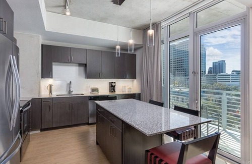West End Resort | Roomy Studio at Austin Resort! Complete with Rooftop Pool, Fire Pit, and More!