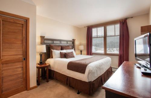 Winter Park Apartment | Roomy Zephyr Mountain Lodge Condo with Perfect Slope View from Balcony condo