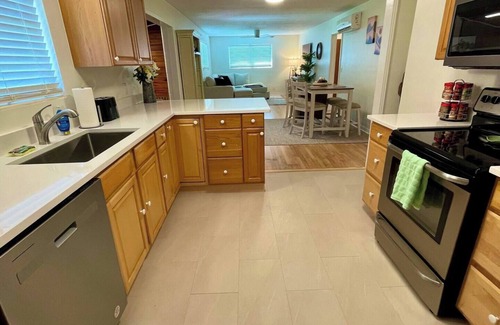 Williston House | Rosa Cottage-Entire House