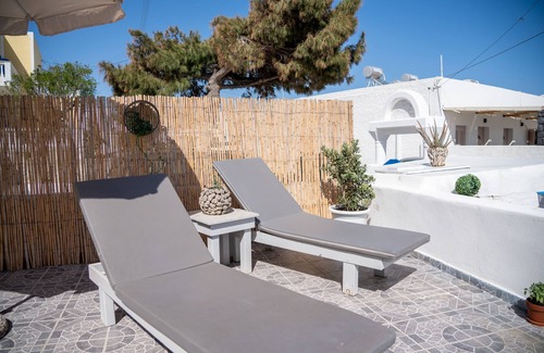 Santorini Apartment | Rosalia Studio Megalochorinn