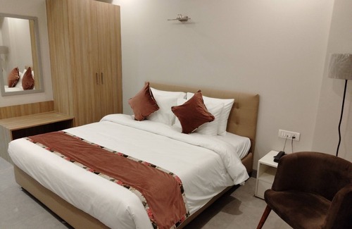 Sector 31 House | ROSASTAYS Gurugram Sec 31