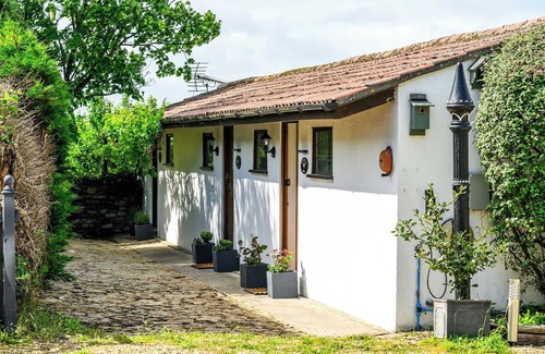 Staple Hill Apartment | Rose by STAE-Homes Su