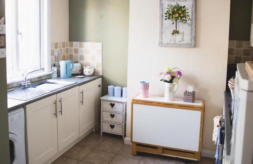 Martlesham Heath House | Rose Cottage, Self Contained Property, A Perfect Place to Stay in Woodbridge