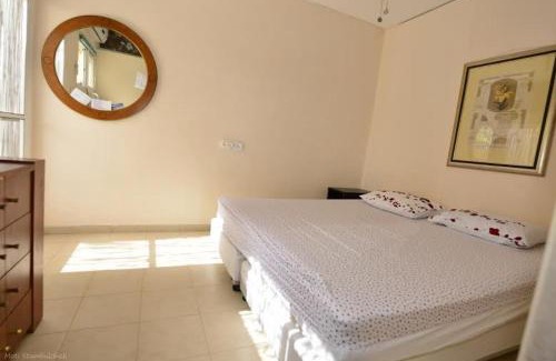 Neve Zohar House | Rose Dead Sea Neve Zohar