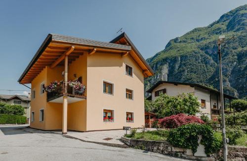 Grigno House | ROSE GARDEN