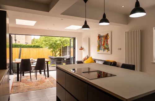 Shrewsbury House | Rose Hill