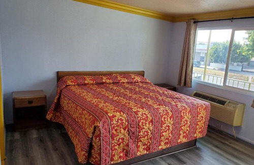 Compton Hotel | Rose motel