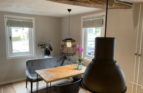 Eisemroth House | Rosehill Cottage 1699 - Stilvolles Hideaway, Berge & See