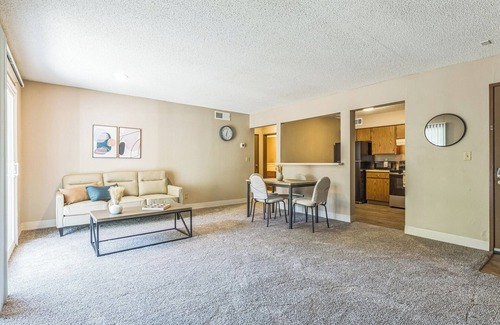 Lenexa Apartment | Rosehill Pointe 197 I Spacious 1 Bed 1 Bath