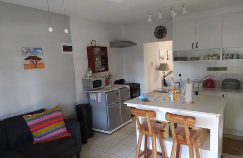 Durban North Cottage | Rosejay Self Catering Cottage. Close to all Durban's major Attractions.