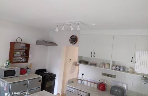 Durban North Cottage | Rosejay Self Catering Cottage. Close to all Durban's major Attractions.