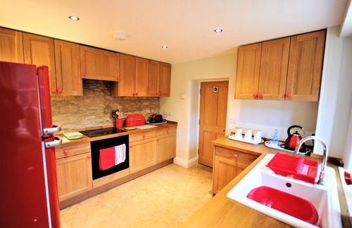 Stow-on-the-Wold Cottage | Roseleigh Cottage in the heart of Stow-on-the-Wold with parking for 2 cars.