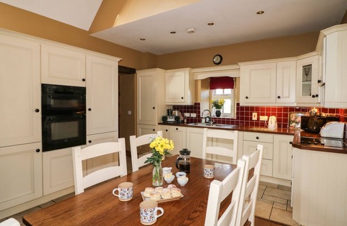 Marshalstown Cottage | ROSEMOUNT COACH HOUSE, pet friendly in Enniscorthy, County Wexford
