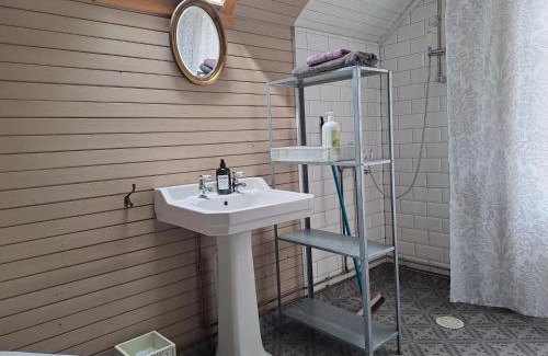 Bodafors House | Rosendala long stay by House Viola, 3 bedroom entire house in Bodafors, sleeps 7