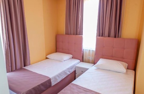Tasbuku Villa | Roses Villa