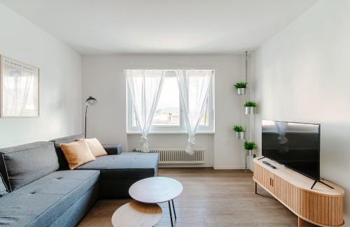 Balerna Apartment | Roseto Apartment by Quokka 360 - apartment in strategic area with balcony