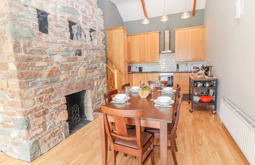 Faha House | ROSNACARTHNA MORE APARTMENT, pet friendly in Beaufort, County Kerry
