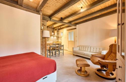 Sulzbach an der Murr Apartment | Rote Wohnung - Goldenes-Häusle