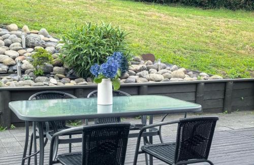 Hamurana House | Rotorua Family Retreat Hamurana 10000sqm Lawn