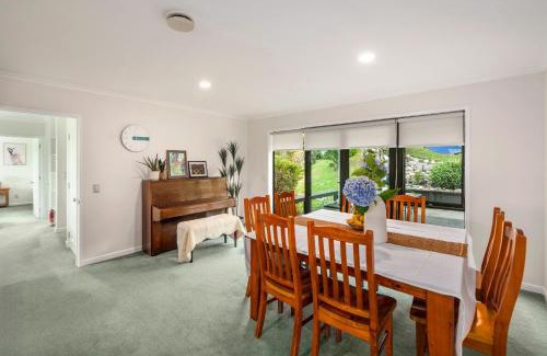 Hamurana House | Rotorua Family Retreat Hamurana 10000sqm Lawn