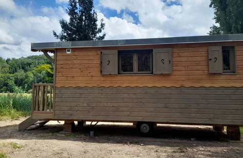 Druyes-les-Belles-Fontaines House | Roulotte Écologique en Pleine Nature Dans un Écolieu