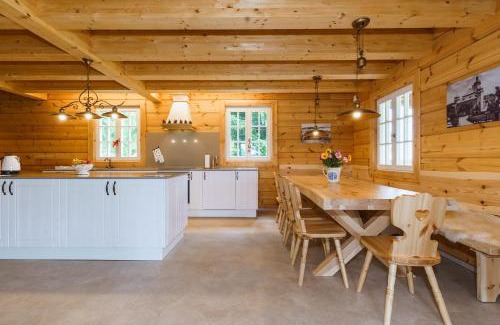 Horni Blatna Ski Chalet | Roubenka na jelení hoře