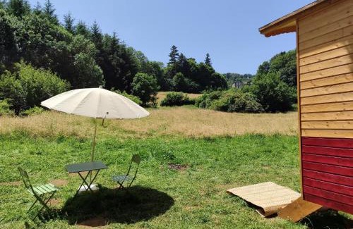 Orcines Other | Roulotte au pied des volcans, cuisine et sdb de plein air